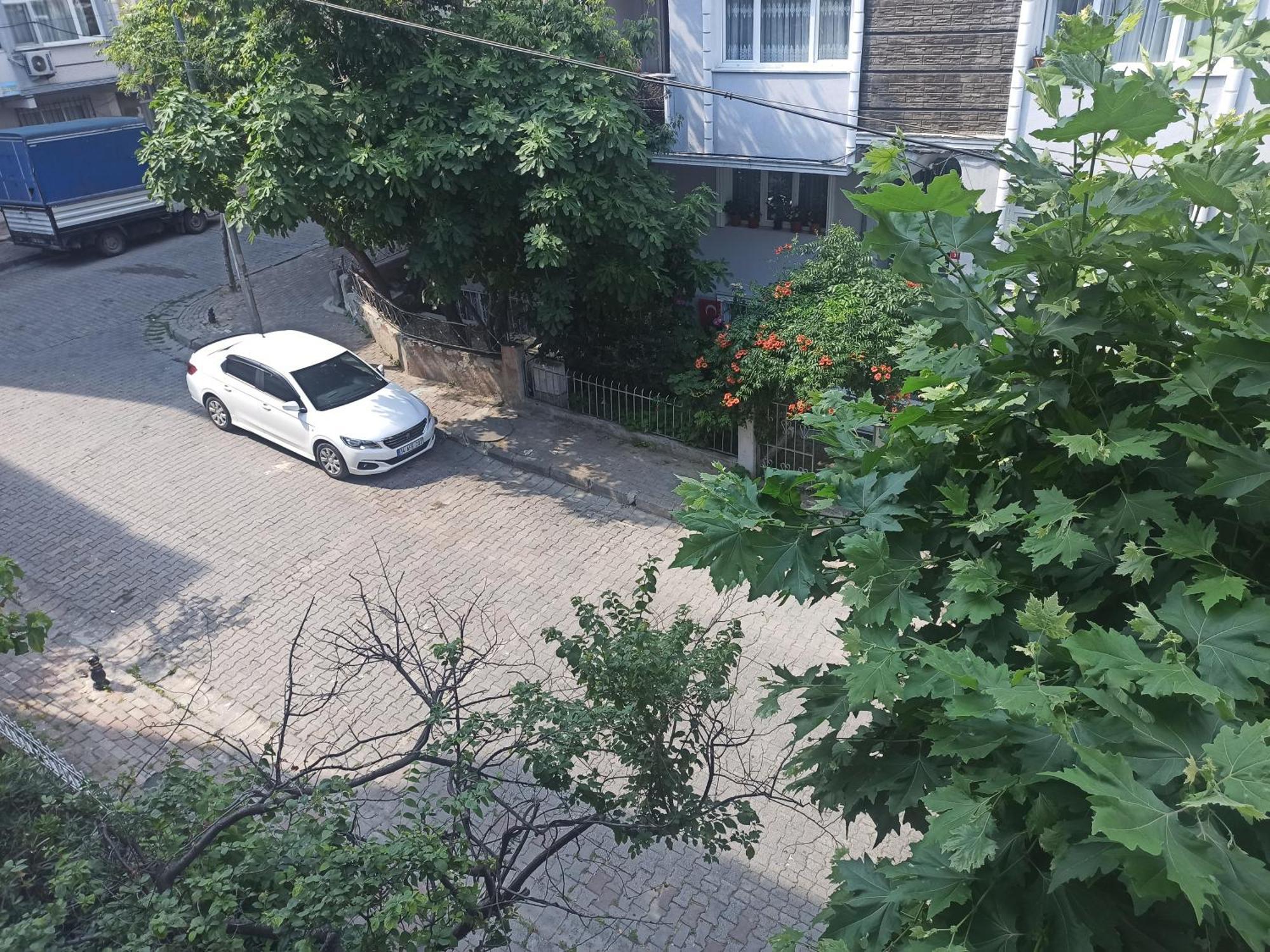 Private Room Close To Merter And Gungoren Textile Center Istanbul Exterior photo